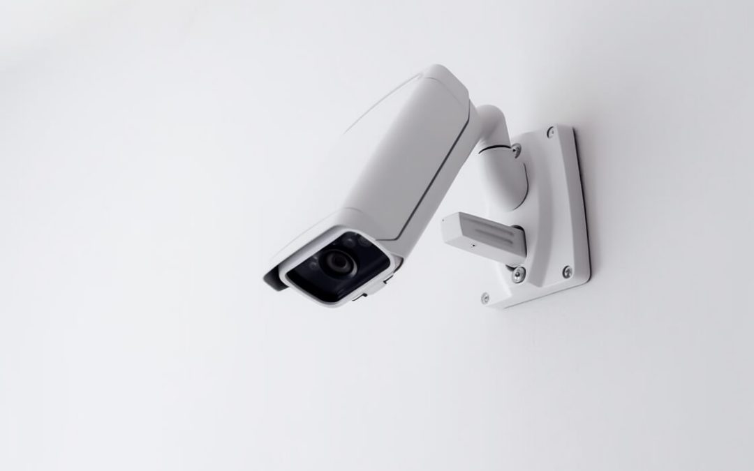 Les erreurs courantes à éviter lors de l’installation d’un système d’alarme vidéo pour les entreprises, avec BUILDING & HOME SERVICES  comme partenaire de sécurité